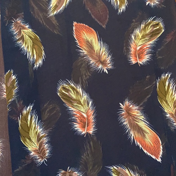 Navy feather open blouse - Picture 3 of 5